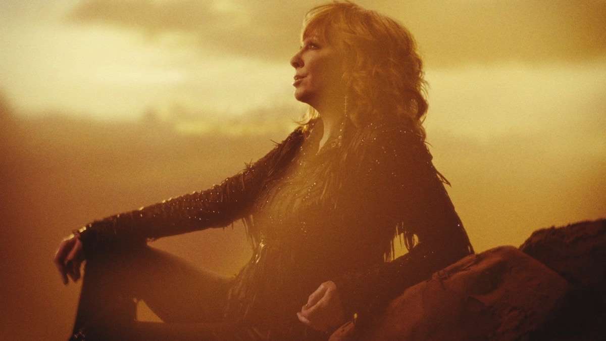 Reba McEntire Shares 'I Can't' Video