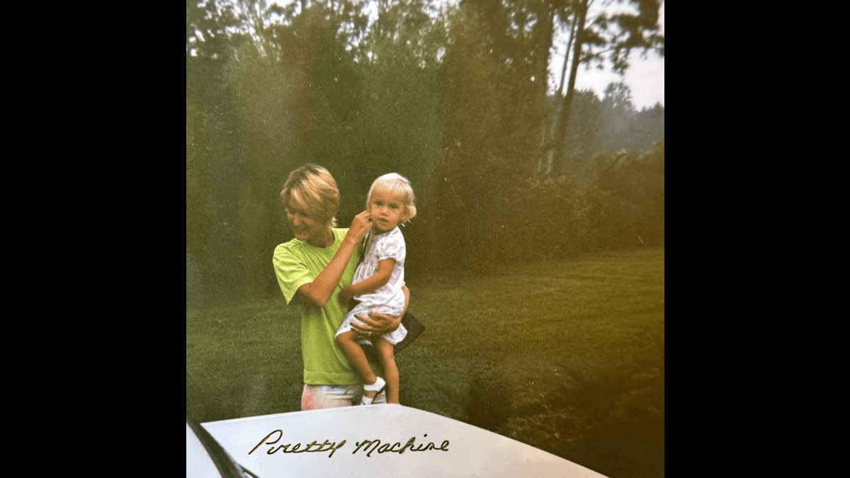 Tracielynn Will Pay Tribute To Her Mother With New Single 'Pretty Machine'