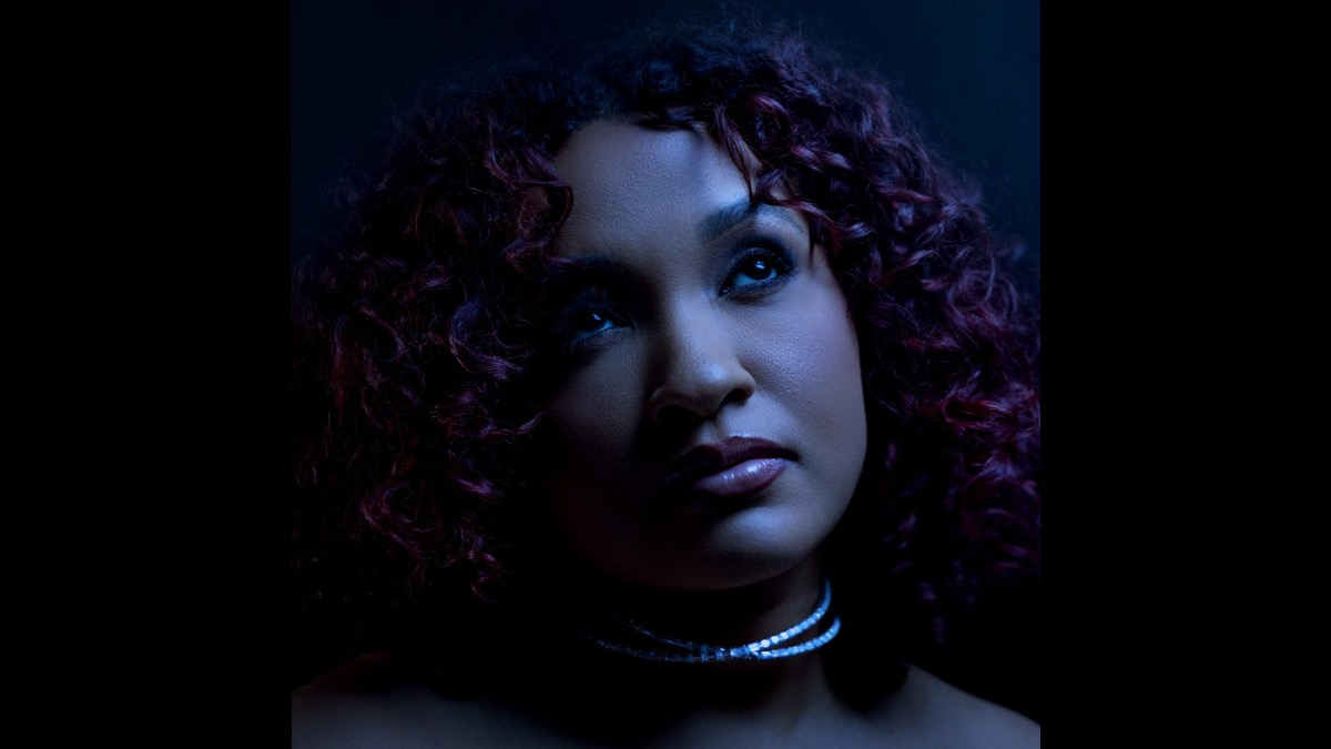 Alex Isley Shares New EP 'WHEN'