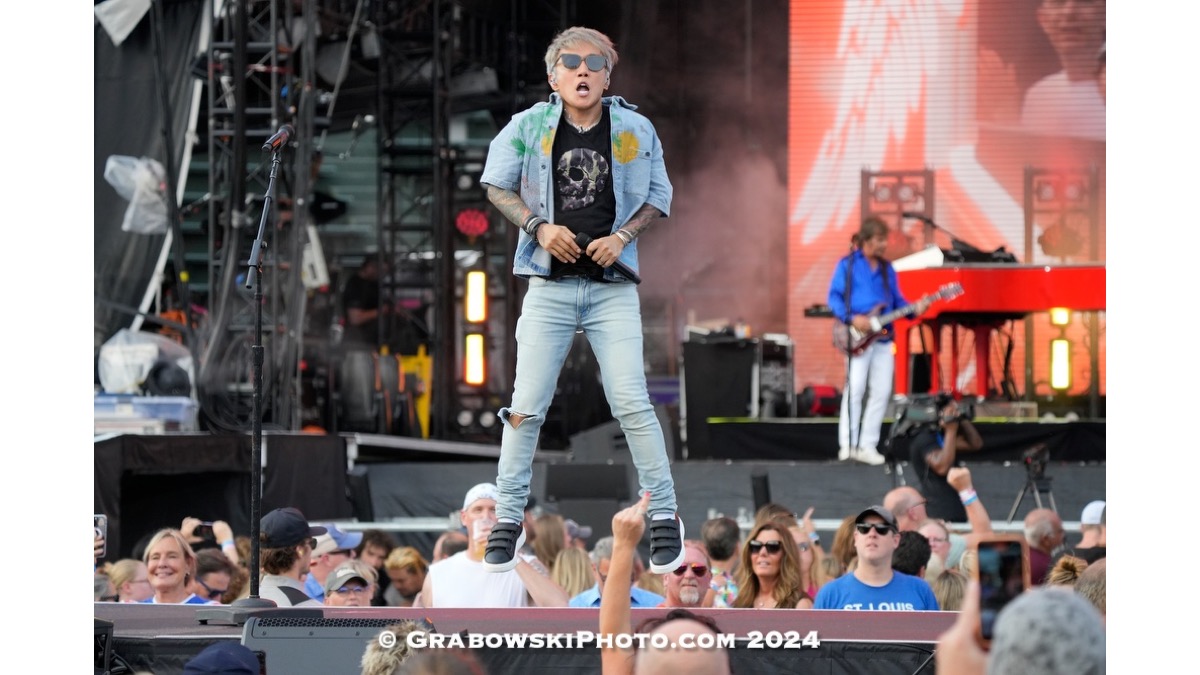 Def Leppard, Journey, Steve Miller Rock Wrigley Field 2024